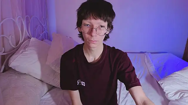 Snapshot of TommieHi chatting on October 26, 2025, 5:19 am TommieHi online show from October 26, 2025, 5:19 am