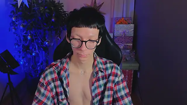 Snapshot of TommieHi chatting on December 14, 2025, 8:09 am TommieHi online show from December 14, 2025, 8:09 am