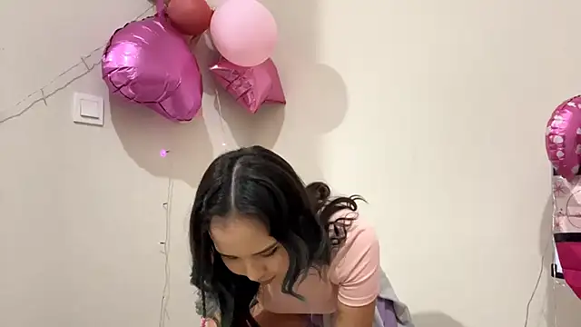 Snapshot of CarollFalick chatting on October 14, 2025, 2:28 pm CarollFalick online show from October 14, 2025, 2:28 pm