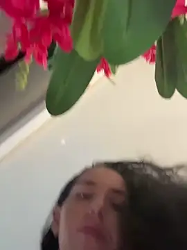 Snapshot of Aillineee1 chatting on November 28, 2025, 10:48 am Aillineee1 online show from November 28, 2025, 10:48 am