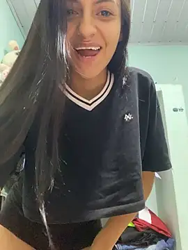 miluwatson online show from November 13, 2025, 3:43 am