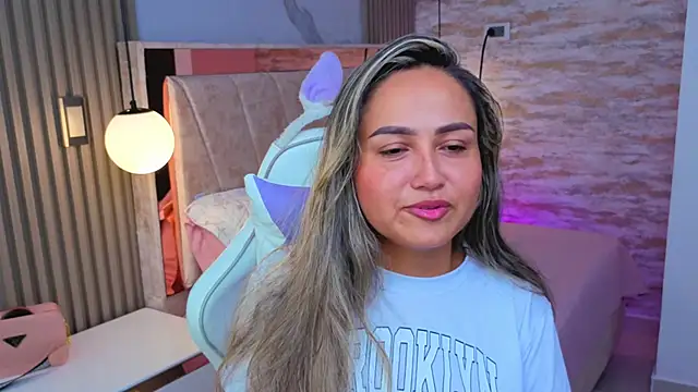 lila cute1 online show from October 24, 2025, 8:19 pm