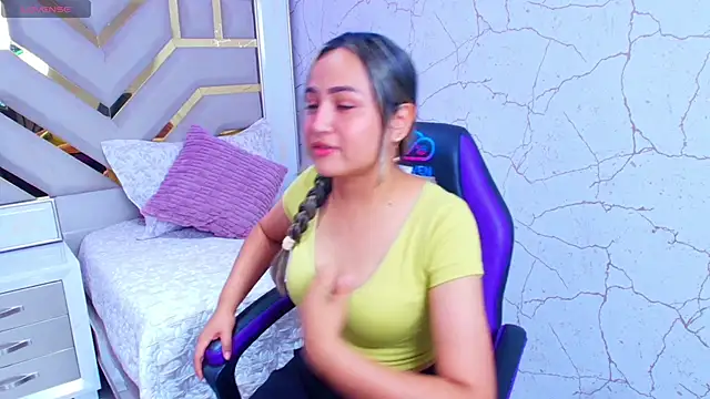 lila cute1 online show from October 29, 2025, 1:10 pm