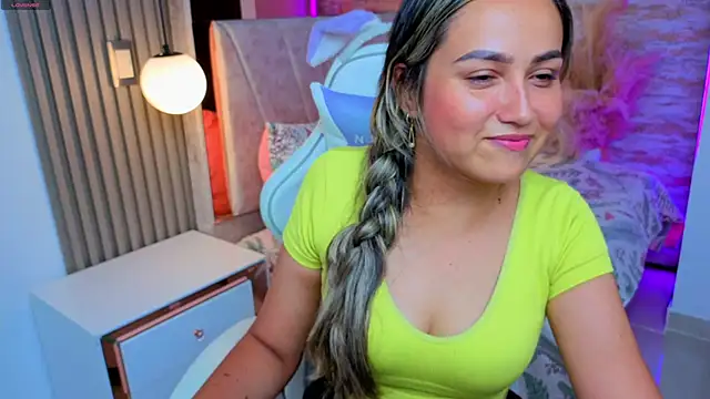 lila cute1 online show from November 12, 2025, 7:40 pm