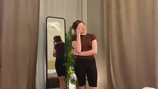 LewisThrone online show from October 12, 2025, 1:23 pm