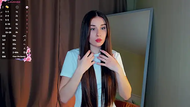 MinaRuzzo online show from October 12, 2025, 5:20 am