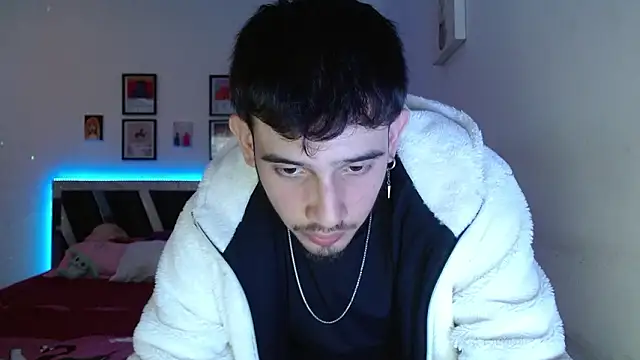 Snapshot of Sebasxxl12 chatting on February 21, 2026, 9:28 pm Sebasxxl12 online show from February 21, 2026, 9:28 pm