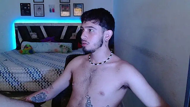 Snapshot of Sebasxxl12 chatting on February 8, 2026, 7:11 pm Sebasxxl12 online show from February 8, 2026, 7:11 pm