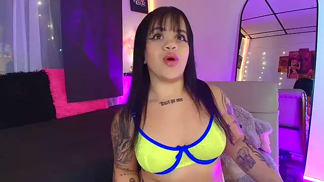 Snapshot of Sussyroxxx chatting on July 31, 2026, 5:51 am Sussyroxxx online show from July 31, 2026, 5:51 am