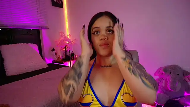 Snapshot of Sussyroxxx chatting on June 18, 2026, 5:50 am Sussyroxxx online show from June 18, 2026, 5:50 am