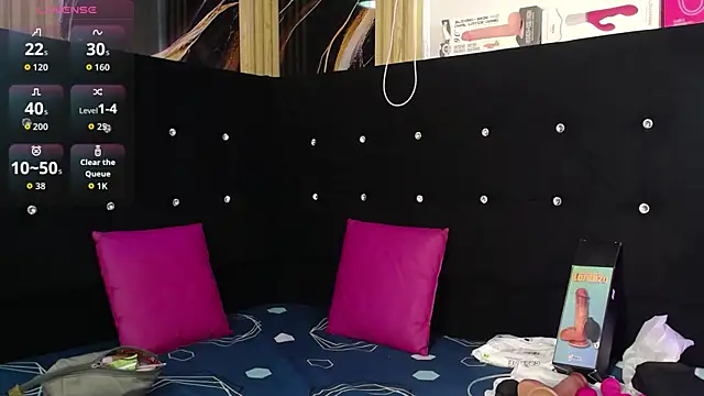 Snapshot of chloe__Jones_ chatting on July 21, 2026, 1:23 pm chloe Jones online show from July 21, 2026, 1:23 pm