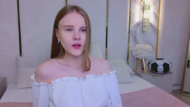 Snapshot of Lili_Lohan chatting on July 8, 2026, 5:08 am Lili Lohan online show from July 8, 2026, 5:08 am