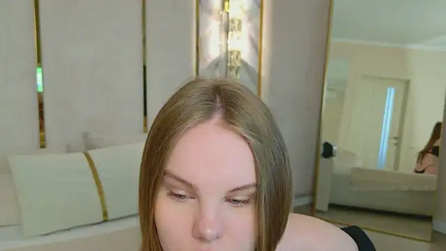 Snapshot of Lili_Lohan chatting on July 12, 2026, 5:08 am Lili Lohan online show from July 12, 2026, 5:08 am