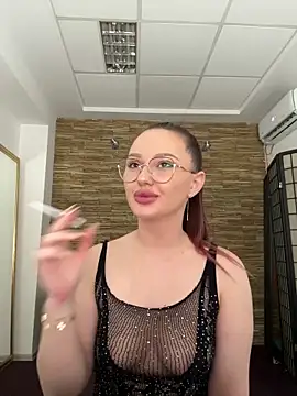 Snapshot of Lunna_Squirt chatting on October 15, 2025, 7:44 pm Lunna Squirt online show from October 15, 2025, 7:44 pm