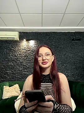 Snapshot of Lunna_Squirt chatting on November 19, 2025, 8:20 pm Lunna Squirt online show from November 19, 2025, 8:20 pm