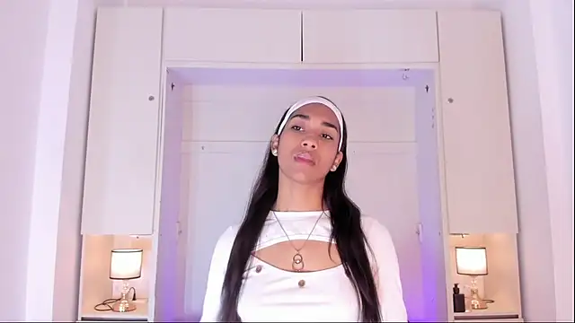 AnahiCollins online show from October 13, 2025, 11:34 am