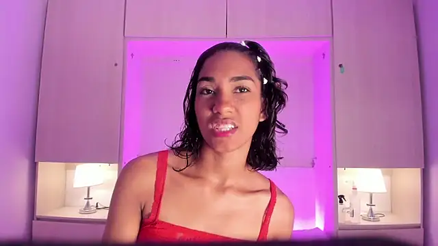 AnahiCollins online show from May 2, 2026, 11:37 am