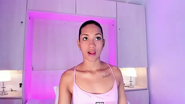 AnahiCollins online show from June 16, 2026, 11:43 am