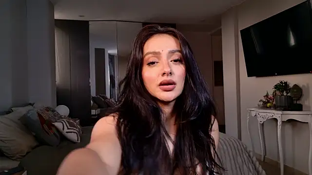 Milana De online show from February 18, 2026, 11:12 pm