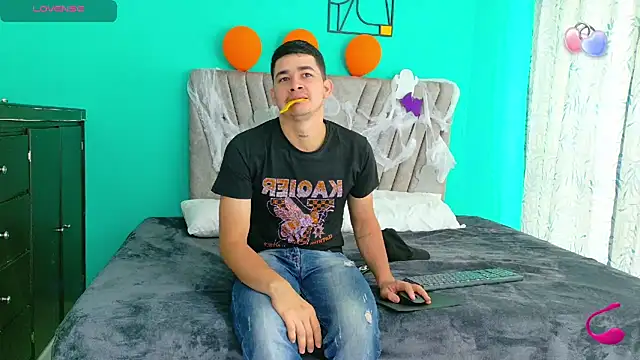 Laura King online show from November 5, 2025, 7:06 pm