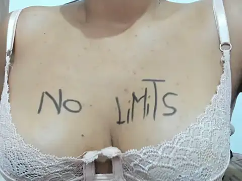 Snapshot of Valentinahot7 chatting on October 15, 2025, 3:20 pm Valentinahot7 online show from October 15, 2025, 3:20 pm