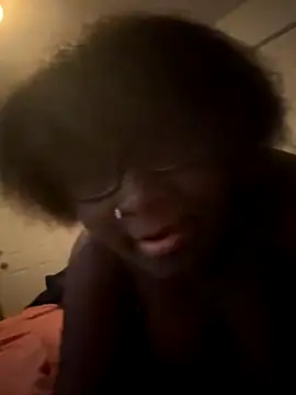 Snapshot of St4G1rL chatting on November 29, 2025, 10:32 pm St4G1rL online show from November 29, 2025, 10:32 pm