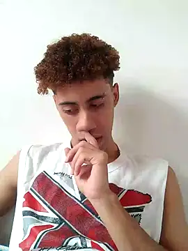 Snapshot of The_boy_good chatting on November 7, 2025, 7:40 pm The boy good online show from November 7, 2025, 7:40 pm