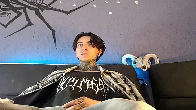 Snapshot of Kuregari_xs chatting on October 10, 2025, 5:52 am Kuregari xs online show from October 10, 2025, 5:52 am