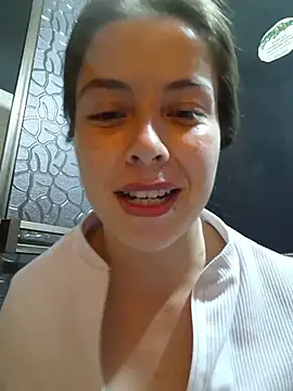 Snapshot of EmmaValencia_ chatting on June 25, 2026, 9:53 pm EmmaValencia online show from June 25, 2026, 9:53 pm