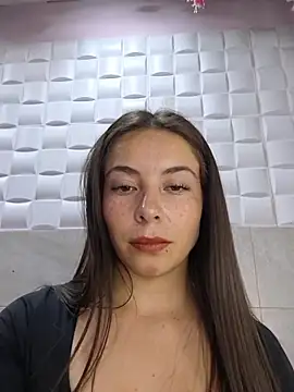 EmmaValencia  online show from April 16, 2026, 6:19 pm