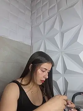 EmmaValencia  online show from February 20, 2026, 8:11 pm