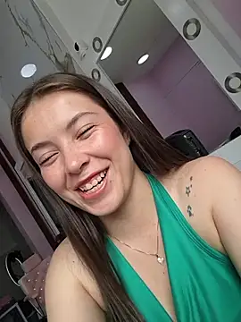 EmmaValencia  online show from March 17, 2026, 4:21 pm