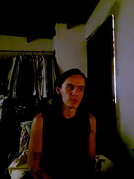 Snapshot of monroedelrey chatting on December 5, 2025, 7:01 pm monroedelrey online show from December 5, 2025, 7:01 pm