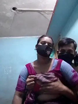 Snapshot of boni09 chatting on November 9, 2025, 10:30 am boni09 online show from November 9, 2025, 10:30 am