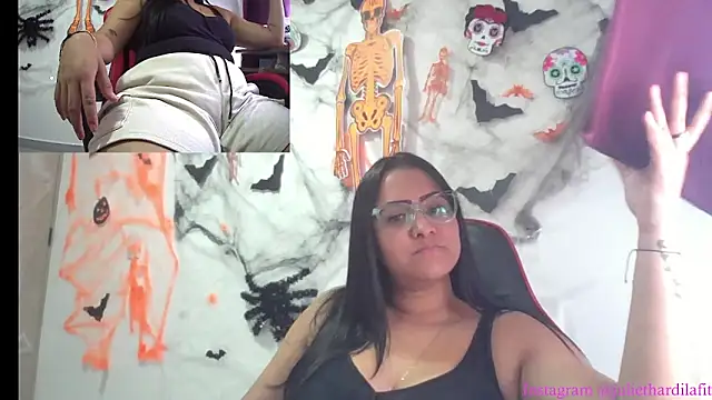 kittybella34 online show from October 2, 2025, 5:49 pm