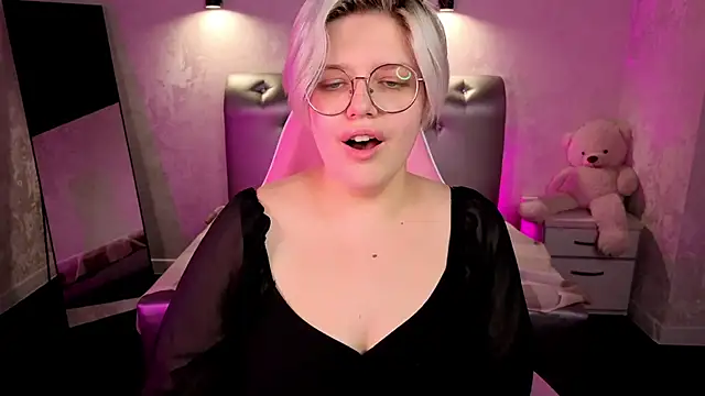 Snapshot of DominiqueSweetie chatting on November 20, 2025, 9:10 am DominiqueSweetie online show from November 20, 2025, 9:10 am