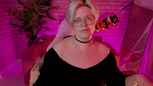 Snapshot of DominiqueSweetie chatting on October 30, 2025, 12:03 pm DominiqueSweetie online show from October 30, 2025, 12:03 pm