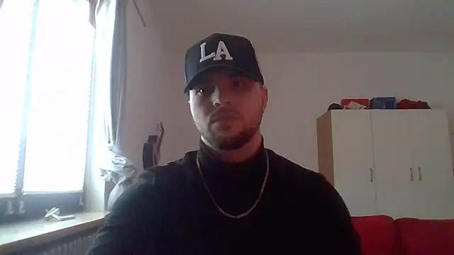 misteraraujo96 online show from December 2, 2025, 1:24 pm