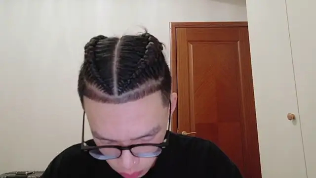 Snapshot of hangzi-0011 chatting on October 8, 2025, 11:12 am hangzi-0011 online show from October 8, 2025, 11:12 am