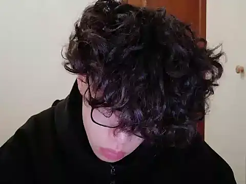 Snapshot of hangzi-0011 chatting on November 2, 2025, 12:10 pm hangzi-0011 online show from November 2, 2025, 12:10 pm