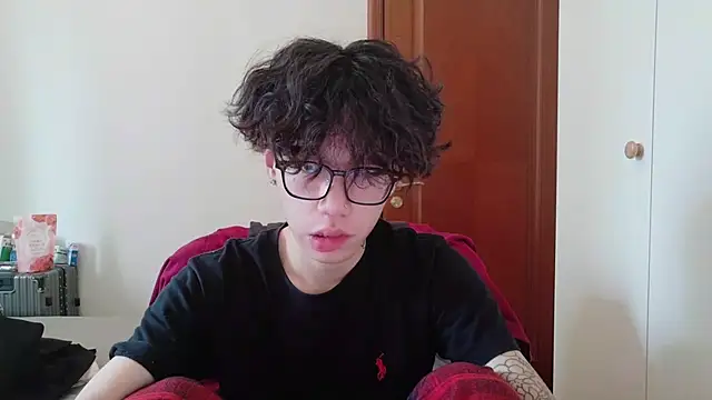 Snapshot of hangzi-0011 chatting on October 17, 2025, 5:55 am hangzi-0011 online show from October 17, 2025, 5:55 am