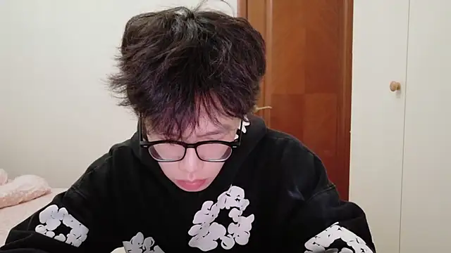 Snapshot of hangzi-0011 chatting on November 6, 2025, 1:26 pm hangzi-0011 online show from November 6, 2025, 1:26 pm