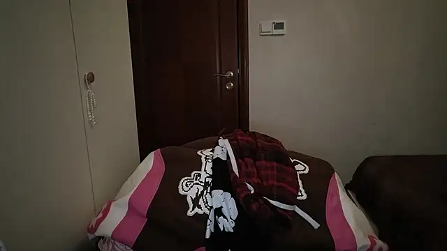 hangzi-0011 online show from March 18, 2026, 11:35 am