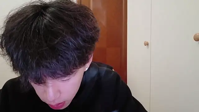 Snapshot of hangzi-0011 chatting on November 15, 2025, 8:51 am hangzi-0011 online show from November 15, 2025, 8:51 am