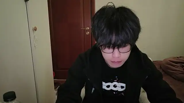 hangzi-0011 online show from March 12, 2026, 9:24 am