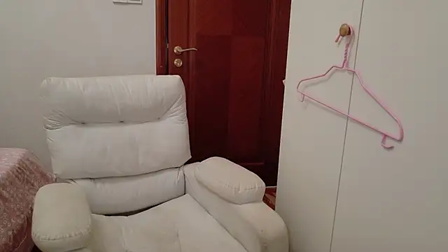 Snapshot of hangzi-0011 chatting on November 5, 2025, 1:47 pm hangzi-0011 online show from November 5, 2025, 1:47 pm