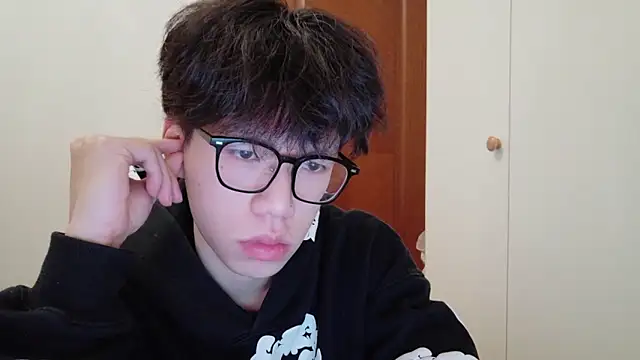 Snapshot of hangzi-0011 chatting on November 26, 2025, 12:38 pm hangzi-0011 online show from November 26, 2025, 12:38 pm