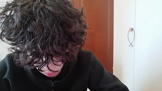 Snapshot of hangzi-0011 chatting on October 16, 2025, 1:36 am hangzi-0011 online show from October 16, 2025, 1:36 am