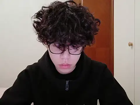 Snapshot of hangzi-0011 chatting on November 3, 2025, 11:03 am hangzi-0011 online show from November 3, 2025, 11:03 am