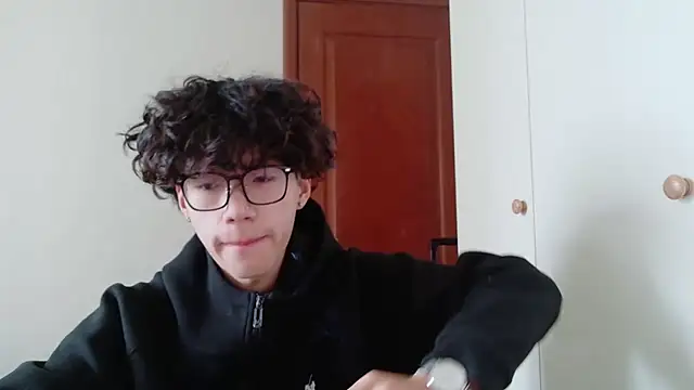 Snapshot of hangzi-0011 chatting on October 21, 2025, 3:06 am hangzi-0011 online show from October 21, 2025, 3:06 am